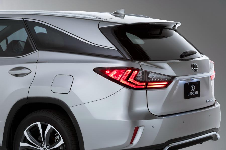 Детали экстерьера Lexus RX350L 2018 года  (NA) (фото 8 из 51)